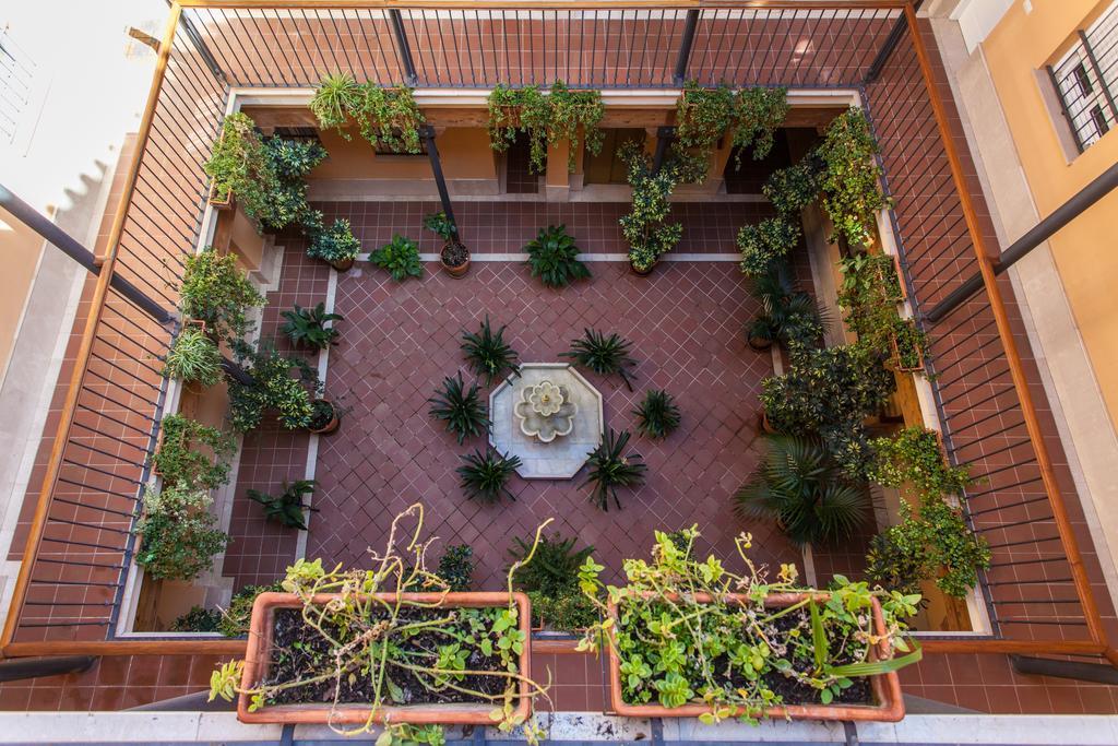 Bedouin Chic Rooftop - Space Maison Apartments Sevilha Exterior foto